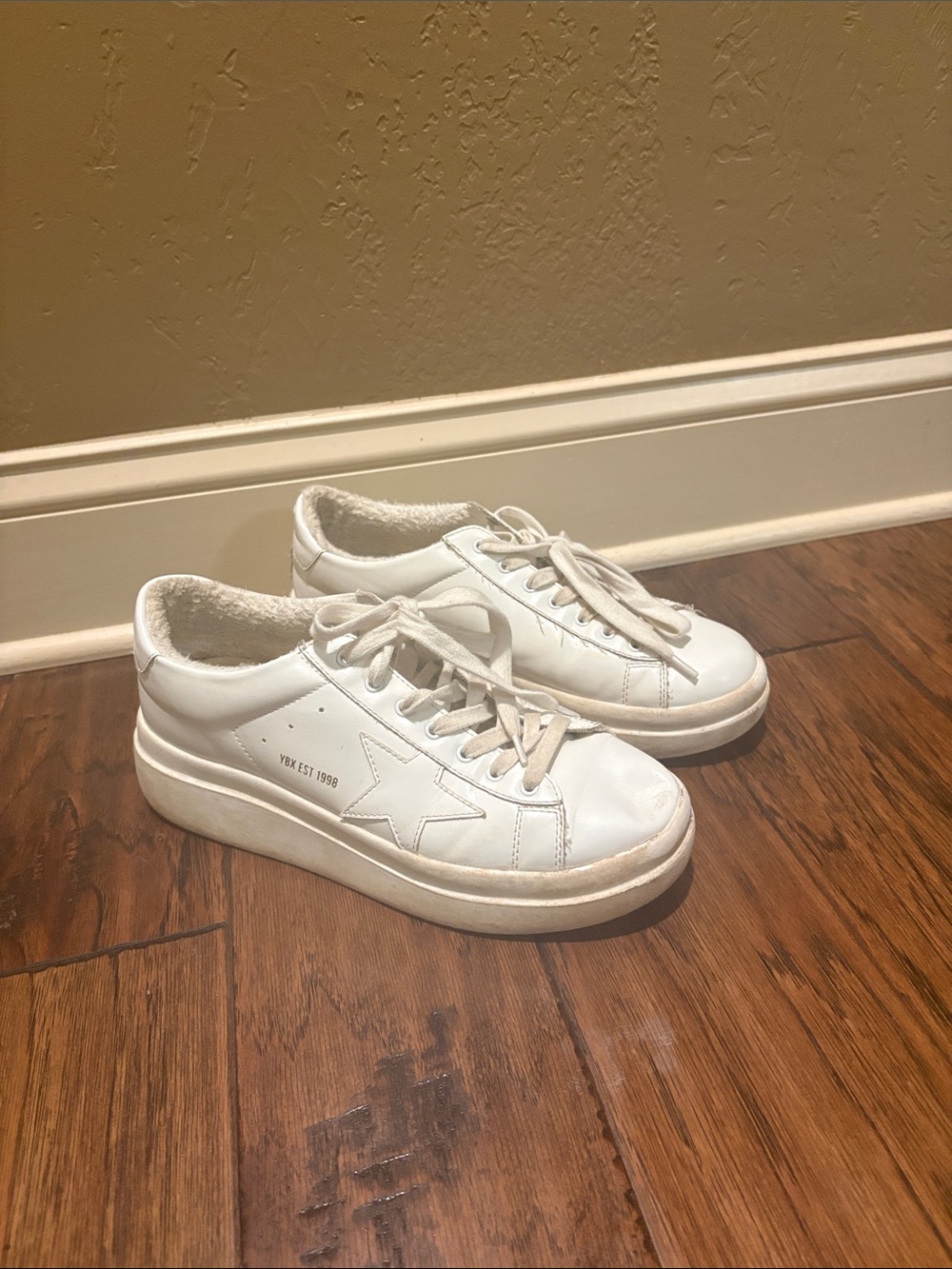 White Platform Star Detail Women's Sneakers